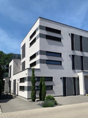 Zweifamilienhaus der Extraklasse in Hanau, 63457 Hanau, Mehrfamilienhaus