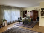 Bild - Einfamilienhaus mit Garage