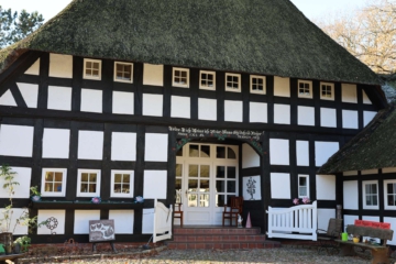 „Traumhaftes Pferdegestüt mit Reetdachhaus, Reithalle uvm. – Ihre eigene Oase für Pferdeliebhaber!“, 31609 Balge, Anwesen