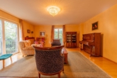Wohnzimmer I - Villa mit Türmchen