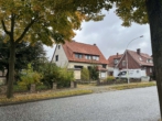 Bild - Zweifamilienhaus mit 2 Garagen