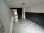 Bild - Zweifamilienhaus mit 2 Garagen