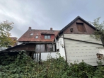 Bild - Zweifamilienhaus mit 2 Garagen
